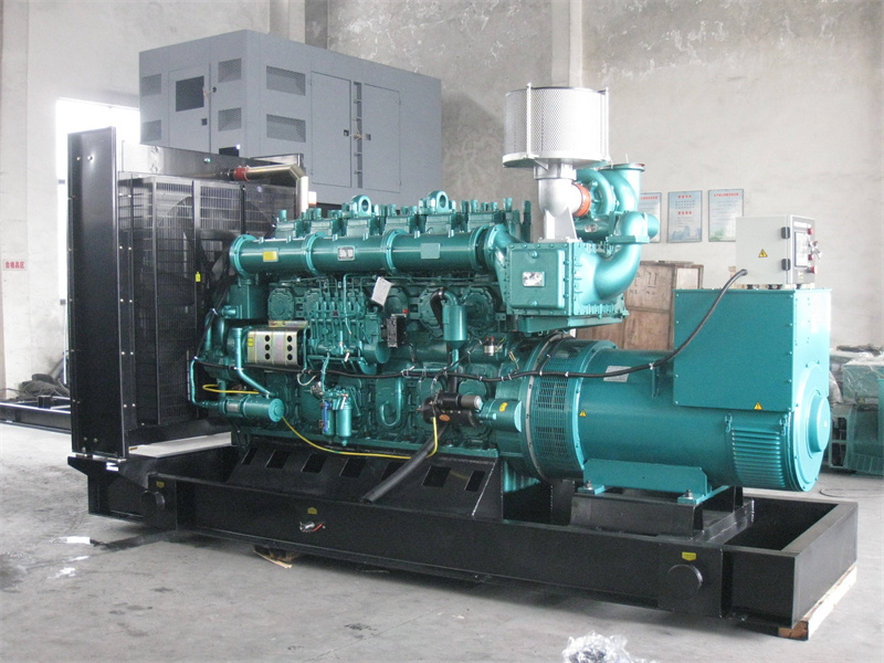 平坝200KW 柴油发电机的油耗是多少？