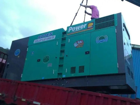 平坝柴油发电机组转速不稳定时，如何对发动机进行维护？