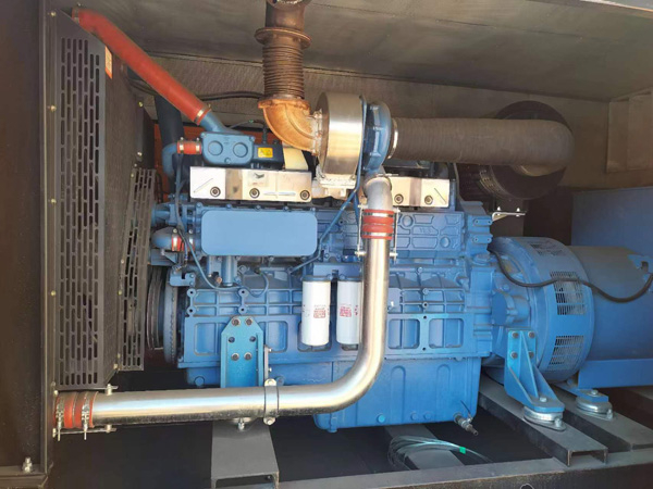 平坝燃油消耗率与进气温度的具体关系是什么？