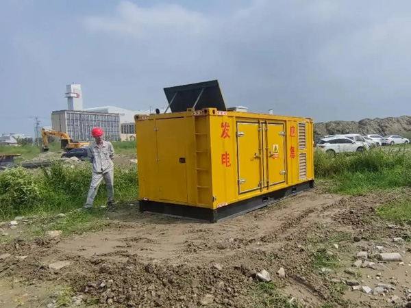 平坝200KW柴油发电机机组每小时的油耗量受哪些因素影响？